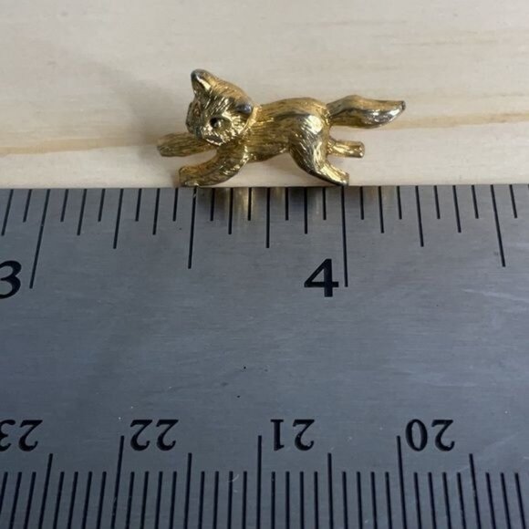 Minimalist Gold Tone Cat Lover Kitty Pin Brooch - Picture 4 of 4